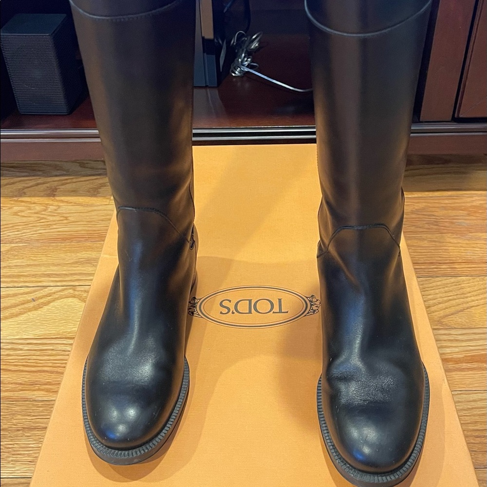 Tods black leather riding boots. Size 5. Worn few times.